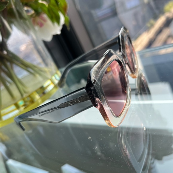 DIFF Eyewear Giada Smoke Rose Crystal Ombre + Mauve Polarized Sunglasses - Picture 7 of 10